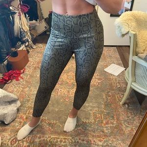 Onzie snake print leggings